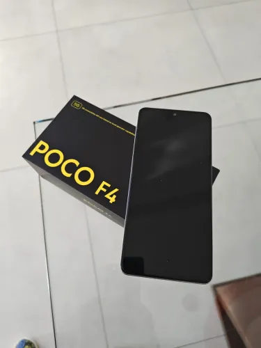 Celular poco F4