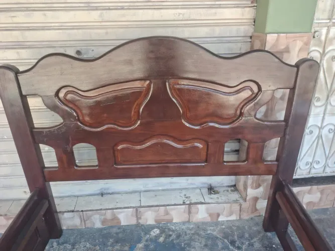 CAMA DE CASAL DE MADEIRA