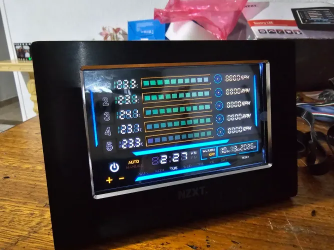 Controlador de Fans Coolers NZXT Sentry LXE