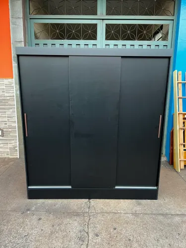 Guarda roupa 3 portas de correr preto
