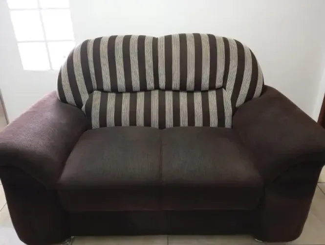 Conjunto de Sofá 2 e 3 lugares - excelente estado