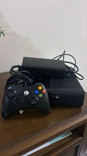 XBOX 360 com controle 