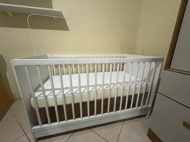 Vendo Berço 3 em 1 vira cama infantil/sofá + Cômoda branco/azul ou rosa Multimóveis 700,00