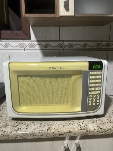 MICROONDAS ELECTROLUX GRANDE (barbada!!!)