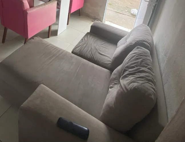 Vendo sofá de 2 lugares 