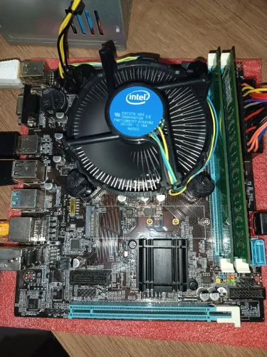 KIT PLACA MAE 1155 i3 3240 6Gb de Memória 