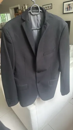 Terno Zara Man Preto (Paletó 48 + Calça 38 EUR) - Ótimo Estado