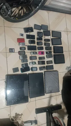 Sucata de celulares antigos 