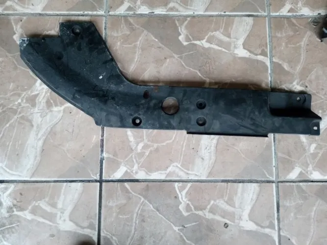 Moldura Acabamento Motor esquerdo Jeep Compass Limited 19 (53326173)