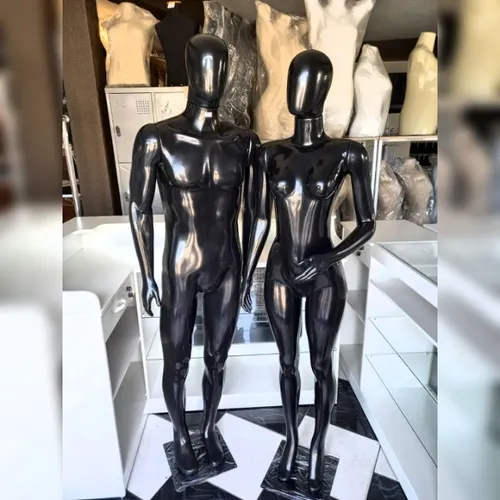 expositor preto  femenino