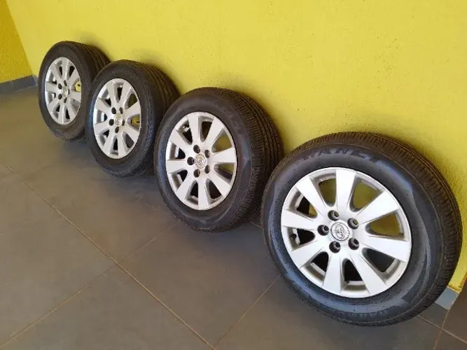 Jogo Roda Toyota Camry 2007 Aro 16 Furação 5x114 Com Pneu Seminovo