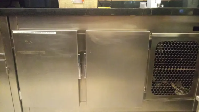 Freezer industrial precisa só fazer um pequeno raparo