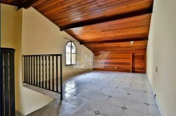 Sobrado com 3 Quartos para Comprar, 158m² - Vila Scarpelli, Santo André/SP.