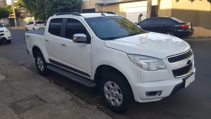 Chevrolet S10 2015 LTZ 2.5 Flex Dupla 6 Marchas 4x4 