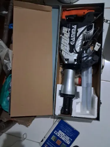 Martelo Demolidor 1400 impactos/ min - 1500 w- 127 V R$ 1.000,00