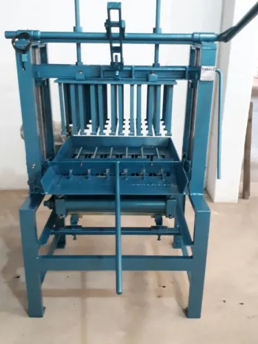 Máquina manual para blocos pouco uso .