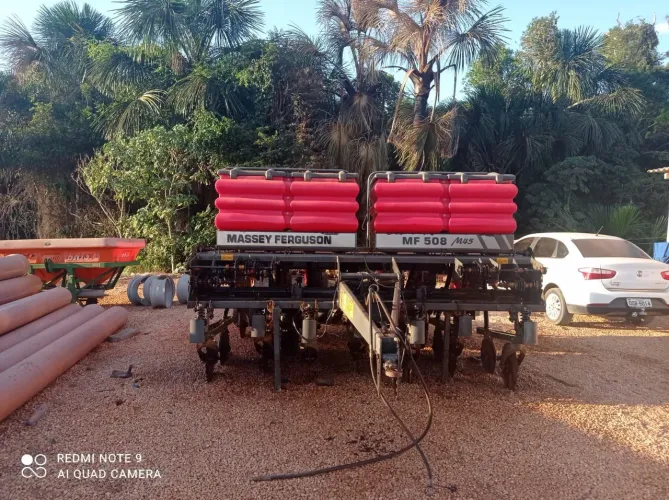 Plantadeira MF 508 com monitor 7 linhas