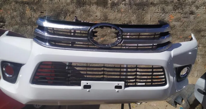 Hilux 2014 a 2018 parachoque dianteiro<br><br>Para-choque dianteiro