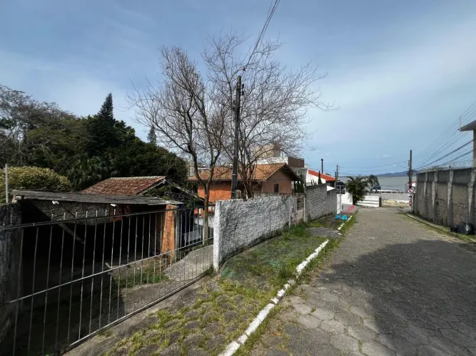À venda | Terreno de 200 m² com Viabilidade ARP-4.5 - Coqueiros, em Florianópolis.