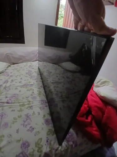 TV 4K SAMSUNG BIVOLT 50 POLEGADAS COM SUPORTE DE PAREDE.