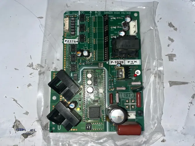 PLACA DE AR-CONDICIONADO (17G34825D) - Hitachi