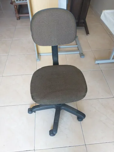 Cadeira tipo Secretária
