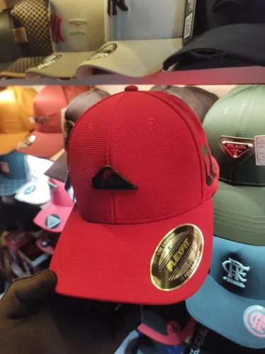 Boné Quiksilver Flexfit Vermelho