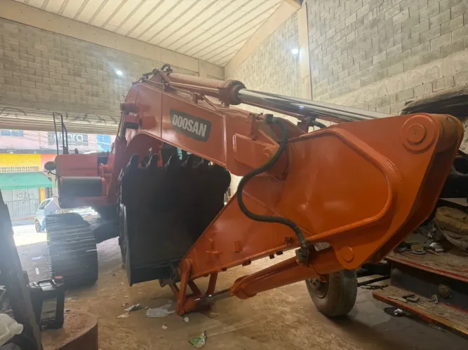 Escavadeira doosan  dx225lc