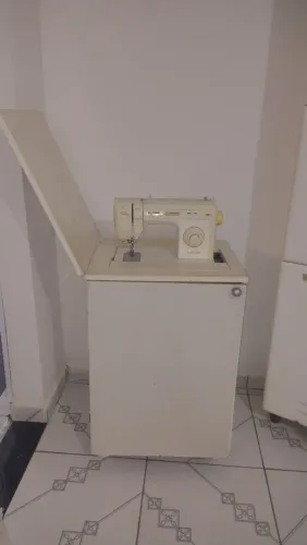 Máquina de costura Singer