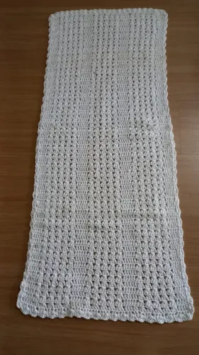 Tapete de crochê 1,05 x 0,43 metros. 
