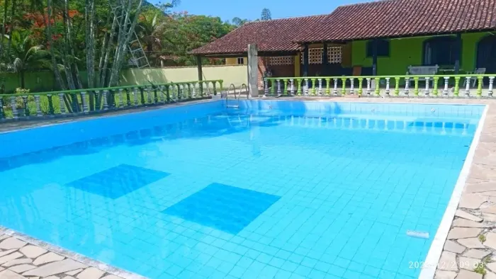 casa com piscina, com terreno de 800m² 3 suítes, bom pra eventos e festas