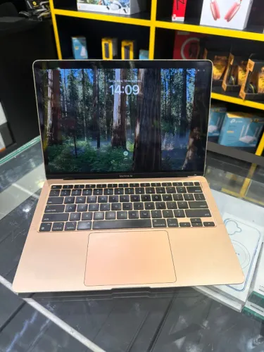 Macbook M1 2020 8gb 256gb Ssd - Produto Seminovo - Aceitamos seu Apple na Troca 