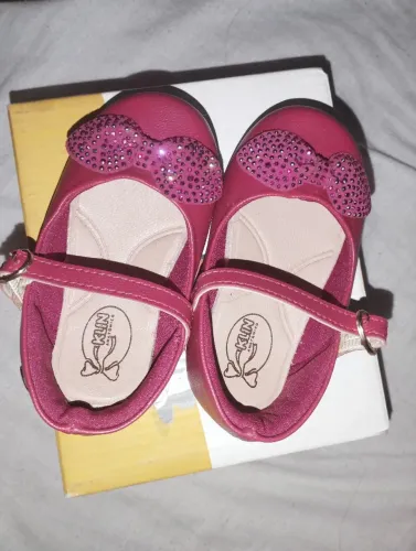 Sapatilha Klin com Laço de Strass - Tamanho 20