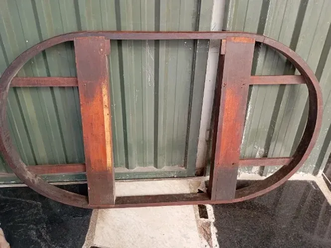 estrutura de tampo de mesa em madeira