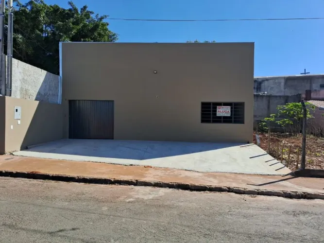 Locação de Comercial / Salão na cidade de ARAPONGAS