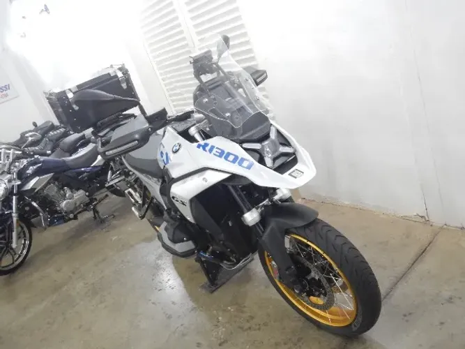 BMW R 1300 GS Plus - com acessórios - só 3.000 km !