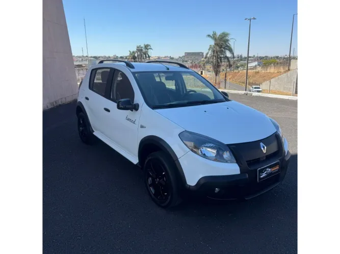 Renault Sandero Stepway Flex 1.6 16V 5P 2014