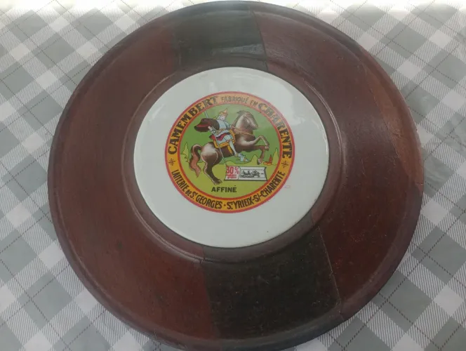 Prato Camembert Antigo Colecionável,ler...