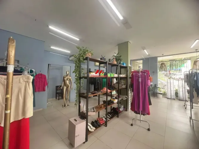 CASA COMERCIAL- SOBRADO À VENDA NA ÁREA CENTRAL DE CUIABÁ, 200M² PRIVATIVOS, BAIRRO PORTO,