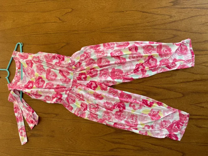 Macacão floral infantil