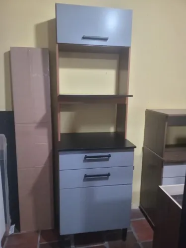 Torre de forno e micro-ondas, nova.(Entrego)