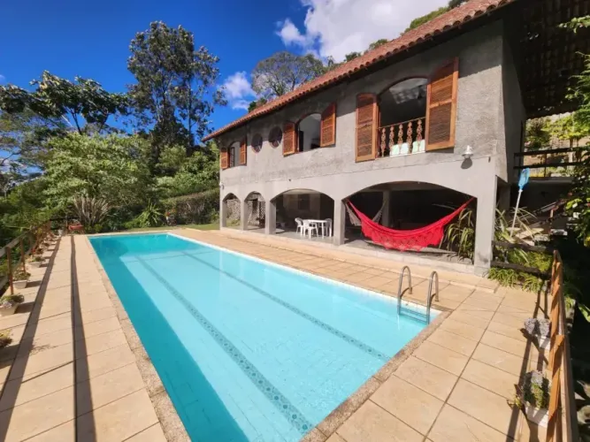 Venha aproveitar Maravilhosa casa com piscina na serra de Teresópolis - RJ