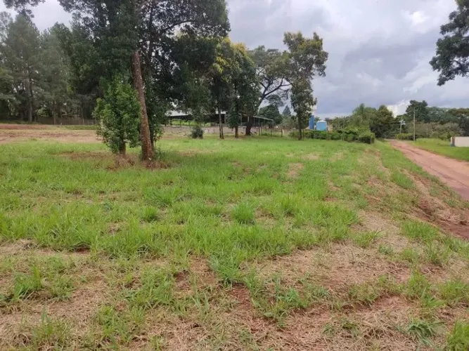 2Terrenos a 3 quadras da represa de jurumirim em Avaré-sp / ñ: casa