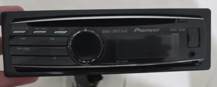 Som automotivo Pioneer DEH-8380SD (Golfinho)