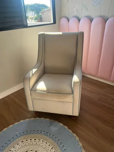 Poltrona de balanço de linho bege - fotos reais