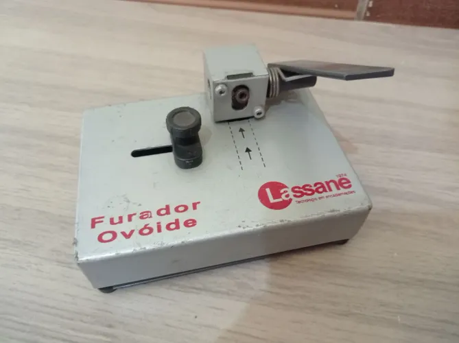 Furador ovóide Lassane