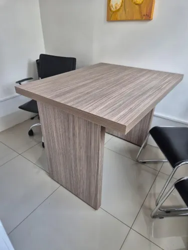 mesa feita em marcenaria 1,00 x 0,80 x 0,79 (altura)