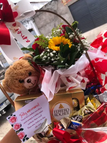 Cesta luxo , cesta de presente , cesta de chocolates, cesta romântica , cesta aniversário 