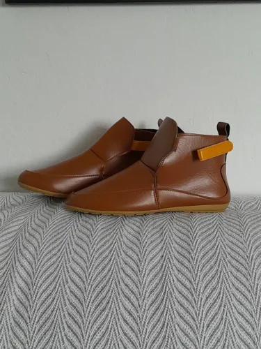 Bota feminina curta, Velcro calcanhar baixo - Cor: Marrom - Tam.: 40