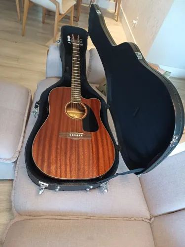 Violão Fender com Case - Seminovo